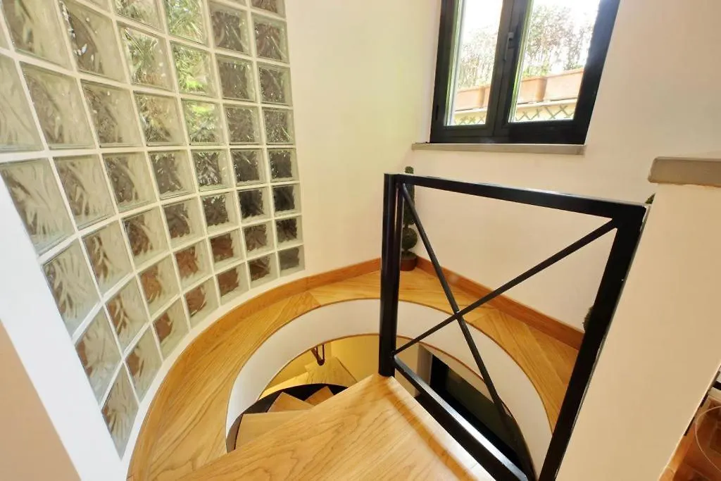Vatican Luxury Apt With Garden Rome Apartment