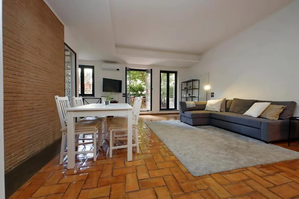 Vatican Luxury Apt With Garden Rome
