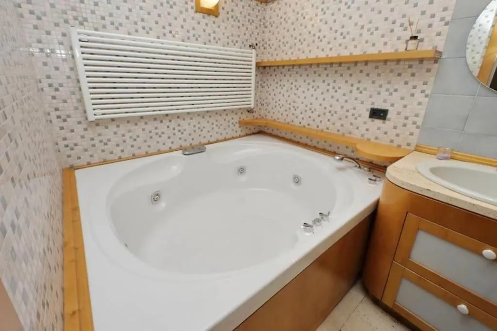 Vatican Luxury Apt With Garden Rome Apartment
